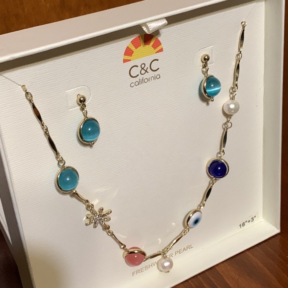 C & C CALIFORNIA: BRASS FRESHWATER PEARL NECKLACE WITH EARRINGS 🆕 - Picture 2 of 9